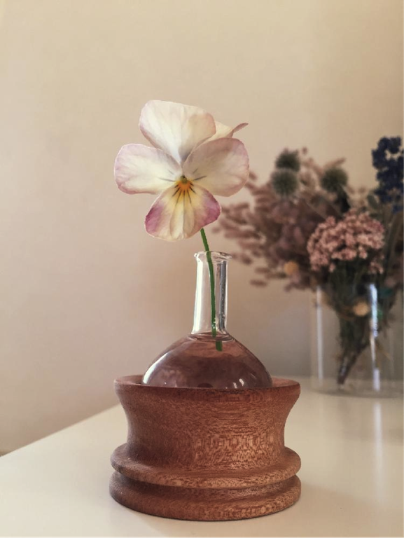 single-flower vase
