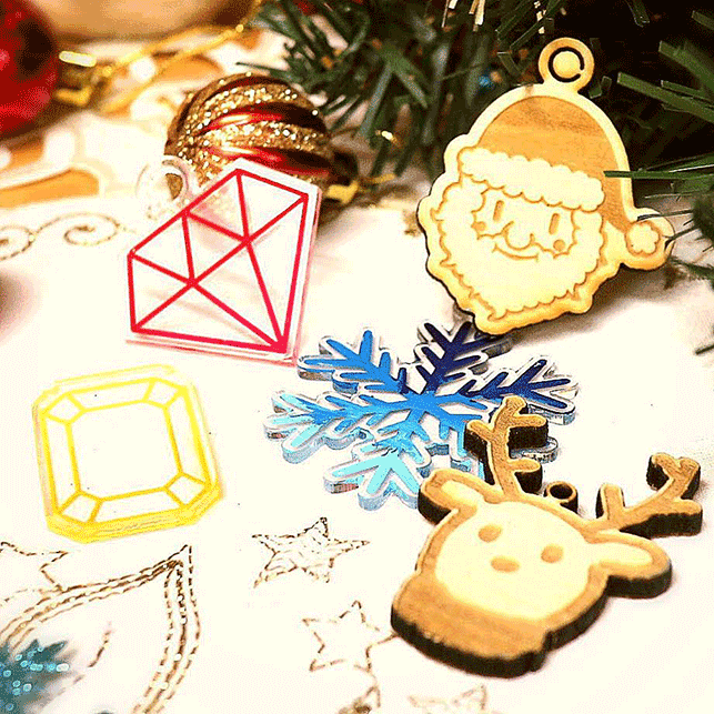 描いて、作って、塗って、飾ろう!クリスマスオーナメントづくり