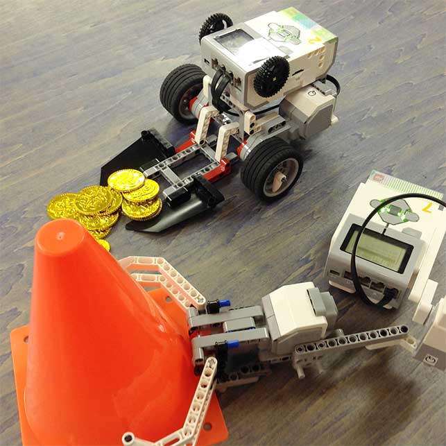 02.親子で協力!オリジナルロボットでミッションに挑戦しよう!