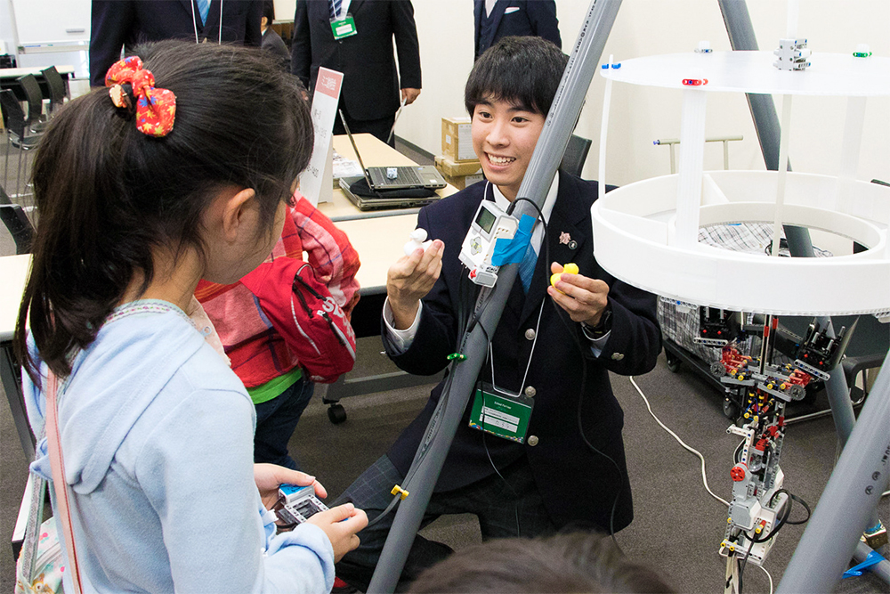 専門学校や通信制の学校による体験型説明会も開催!