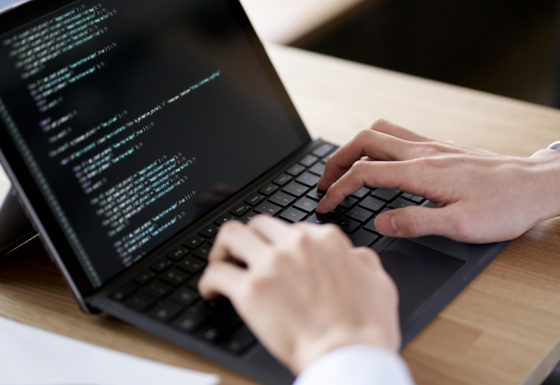 プログラミング言語とは 種類や一覧 初心者が選ぶときのポイントを解説し