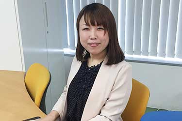東 佳奈