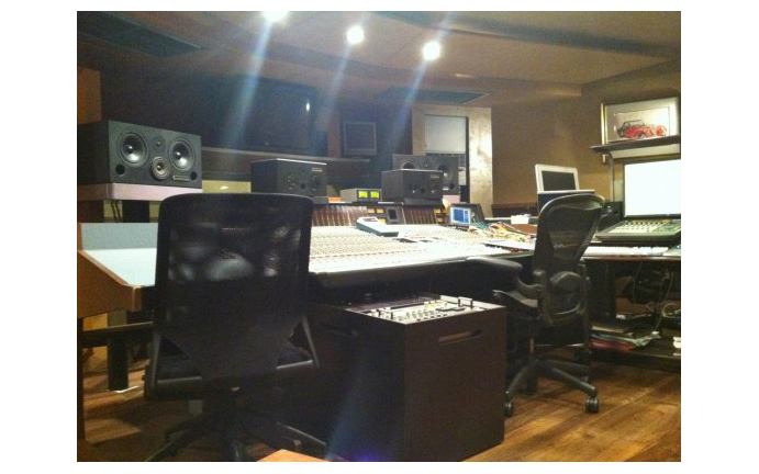 音楽で狙った効果を出すために、作曲や音源・BGM制作はプロに依頼するのが得策。