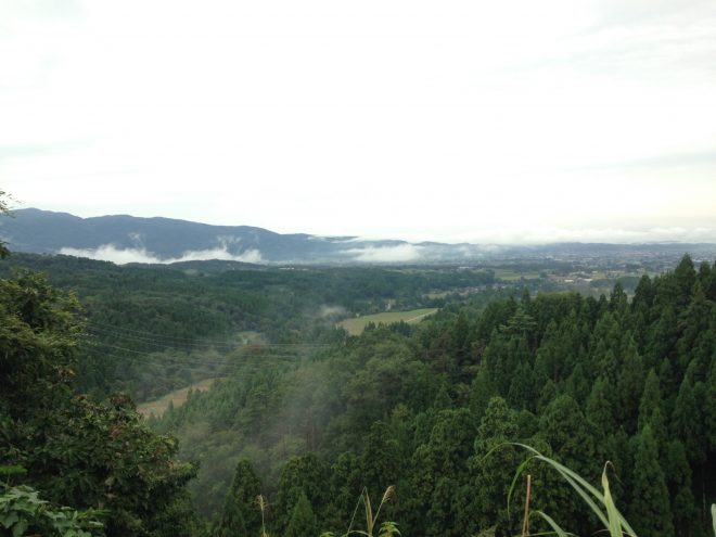 煙草を求めてひた走る。途中の展望台より、なんとものどかな景色。