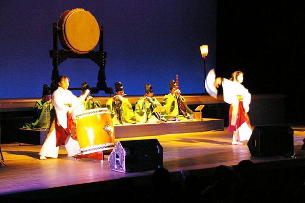 邦楽器演奏家とフリーライターの公演