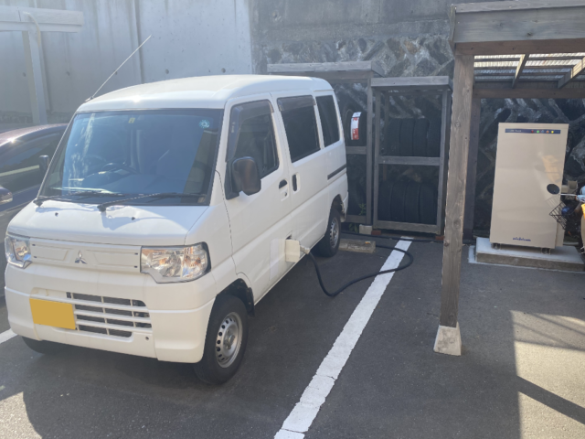 EV車とV2Hスタンド