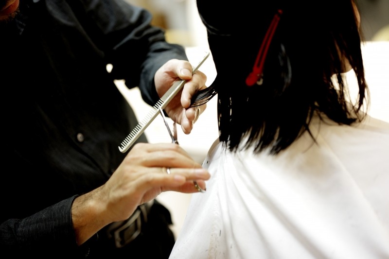 haircut-hair-cut-beauty-salon-combs