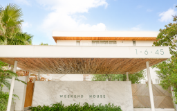 WEEKEND HOUSE