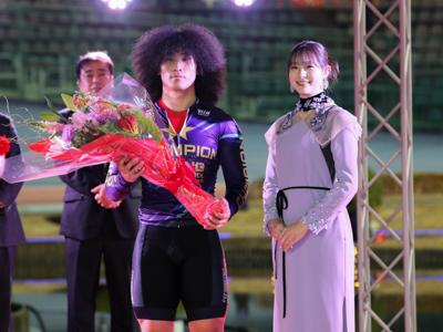 ヤンググランプリ優勝写真