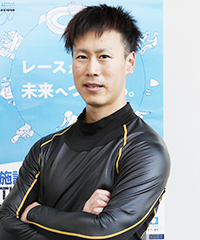 板垣昴