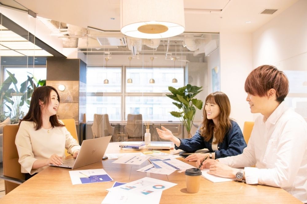 【賞与あり】アプリ開発会社でのWEBマーケティングの仕事 /大阪駅直結!