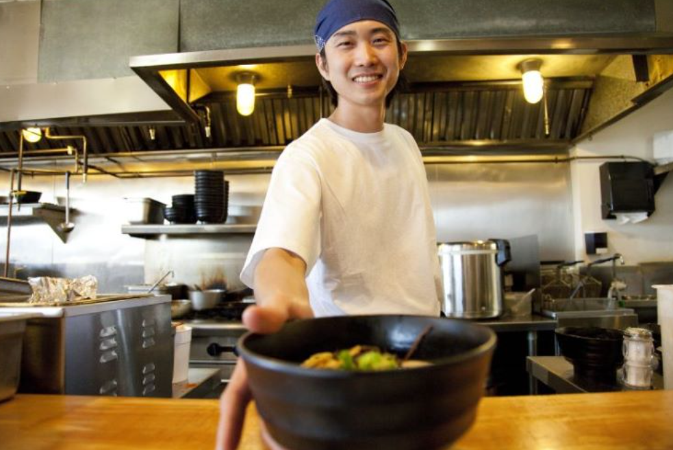 ラーメン屋のホール・キッチンスタッフ