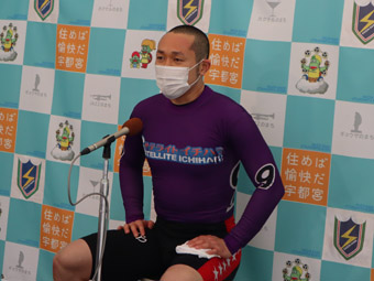 戦い終わって写真