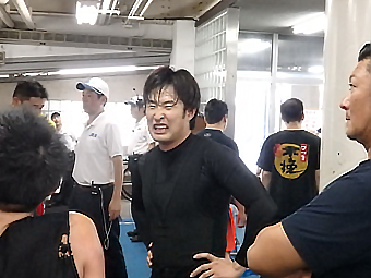 戦い終わって写真