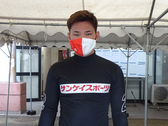 戦い終わって写真