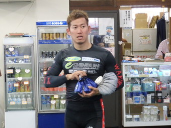 戦い終わって写真