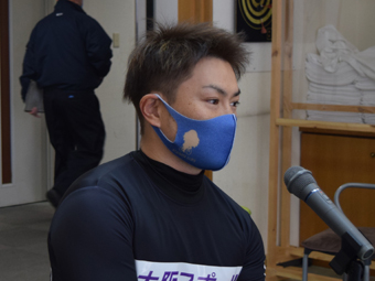 戦い終わって写真