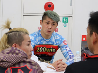 戦い終わって写真