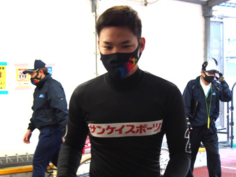 戦い終わって写真