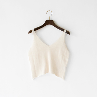 V Top コットンvネックノースリーブニット Nido ニド 愛着を持ってずっと使いたいモノを集めたセレクトショップ ｚｕｔｔｏ