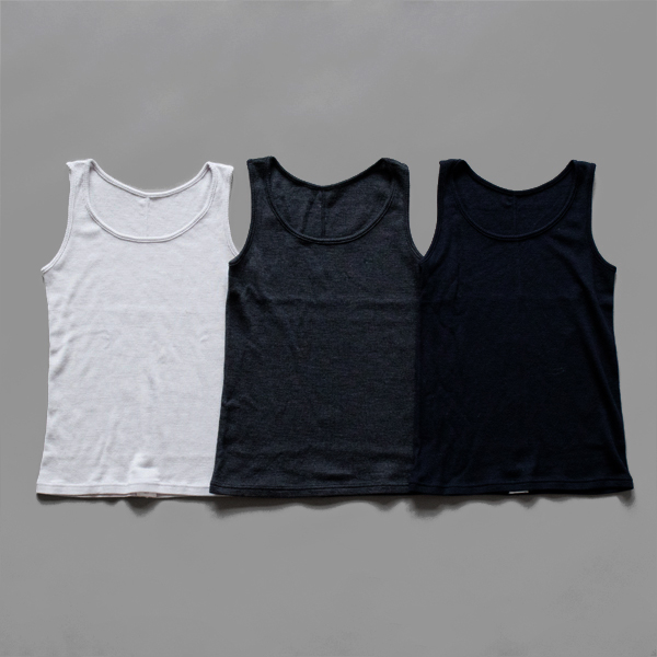 左：L.GREY、中央：C.GREY、右：NAVY