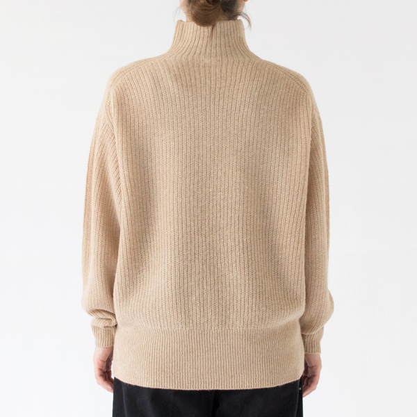 身長：162cm(BEIGE)