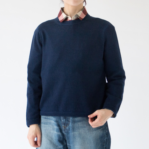 カシミヤウールクルーネックセーター(NAVY、身長162cm)