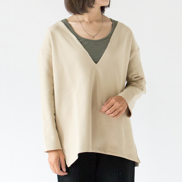 ルアナ裏毛 Vネックプルオーバー(BEIGE、身長163cm)