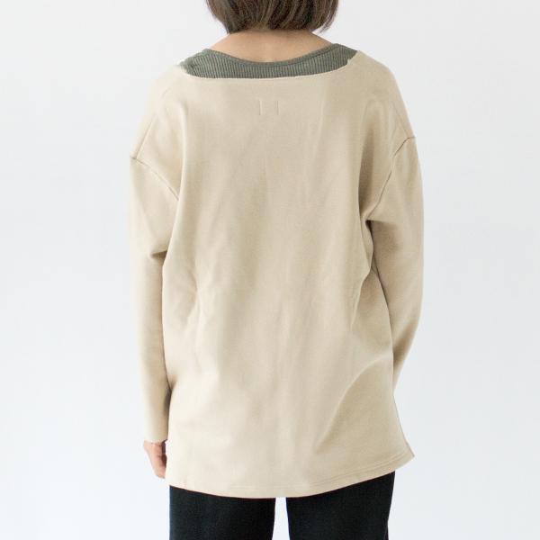 ルアナ裏毛 Vネックプルオーバー(BEIGE、身長163cm)