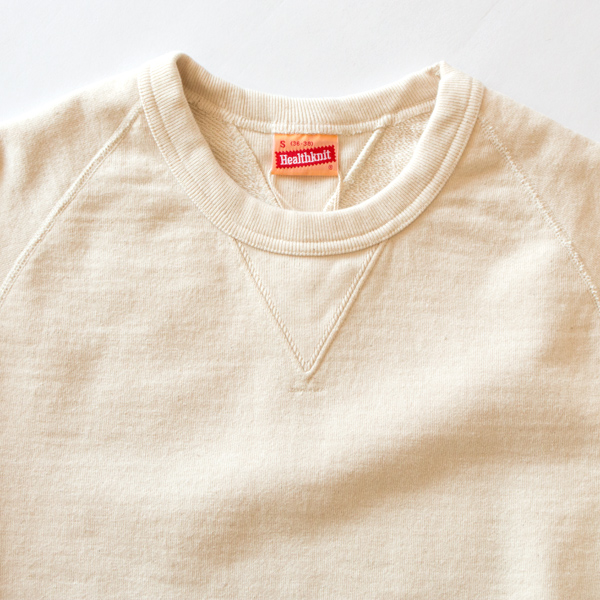 襟ぐりを補強する両Vガゼット(NATURAL)