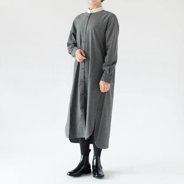 身長：162cm(GREY)