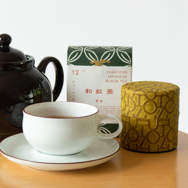 Seasonal tea caddy and tea set/ZUTTO / Shop ZUTTO for the long lasting treasures.Explore Japanese products, gifts, womenswear, menswear, and home accessories online. Seasonal tea caddy and tea set/ZUTTO / Shop ZUTTO for the long lasting treasures.Explore Japanese products, gifts, womenswear, menswear, and home accessories online.