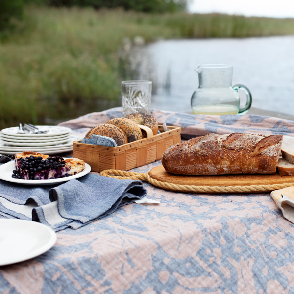 リネンブランケットVILLIYRTIT　150x200cm(ROSE PETROLEUM)