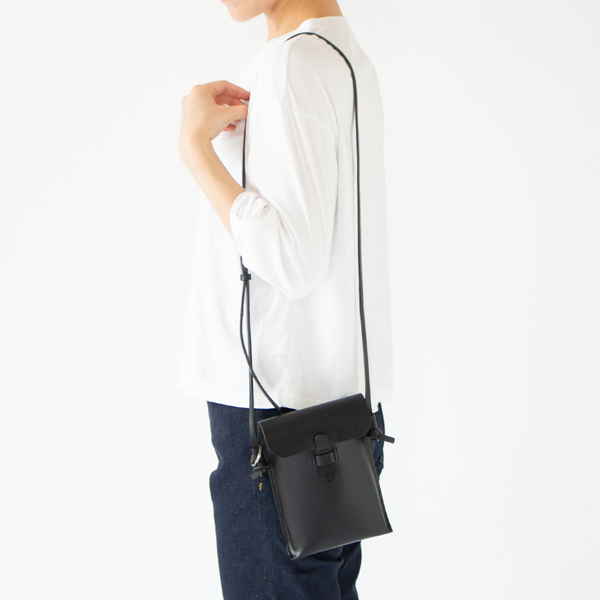 クラシックミニショルダーバッグ　BLACK
