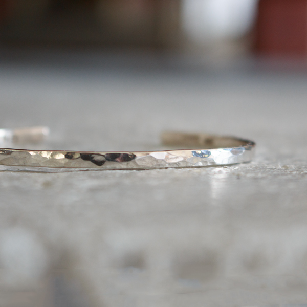 上品な輝き(HAMMERED SIZE S)