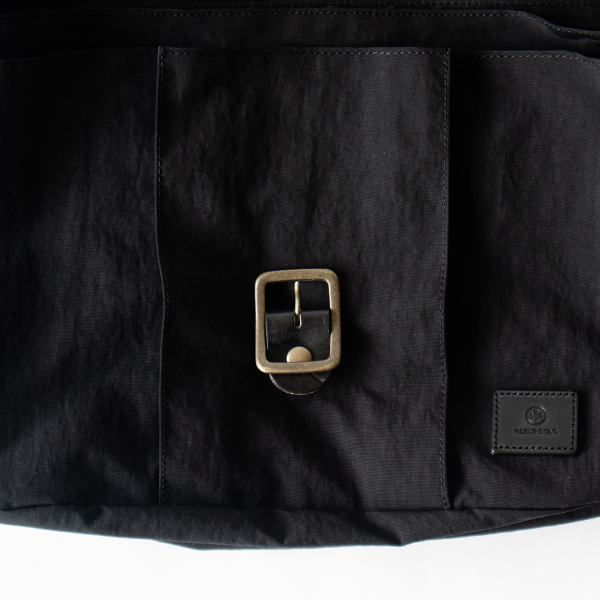 経年変化が楽しみな金具(BLACK)