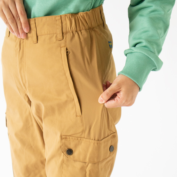 トレッキングパンツ/FJALLRAVEN(フェールラーベン)|愛着を持っ トレッキングパンツ/FJALLRAVEN(フェールラーベン)|愛着を持っ
