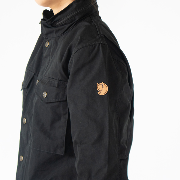 ブランドロゴがアクセント(BLACK)