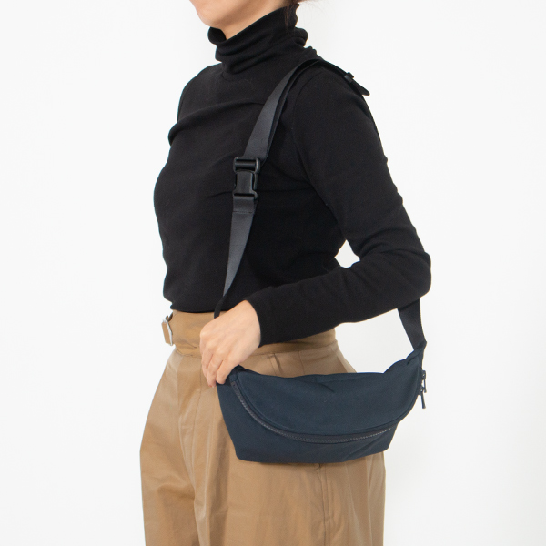 身長160cm・NAVY BLUE