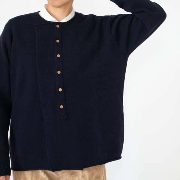 ゆとりのあるシルエット(NAVY・身長160cm)
