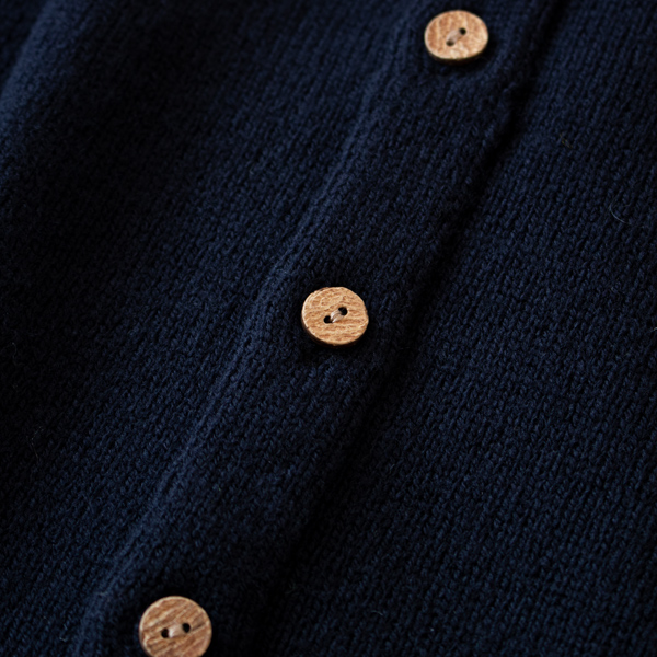 素朴な表情の木製ボタン(NAVY)
