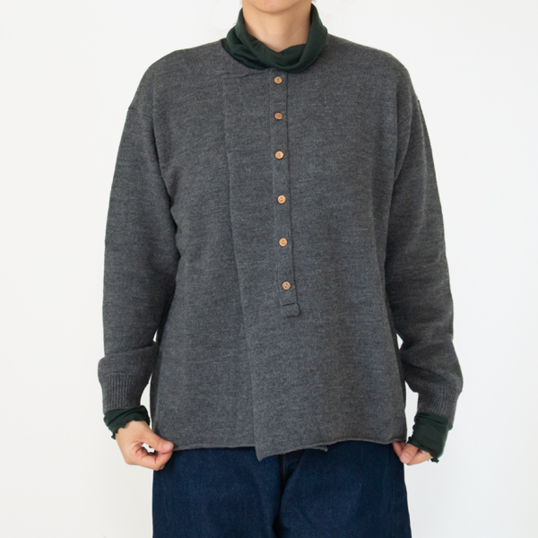 MEDIUM GRAY・身長160cm