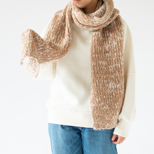 ニットマフラー　LRE(CAMEL WHITE)