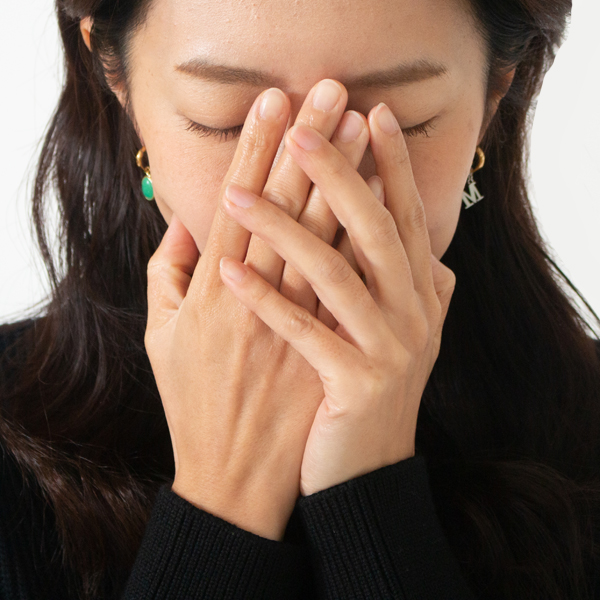 向かって右：M/SILVER（左はdrop shape Chrysoprase/GOLD）