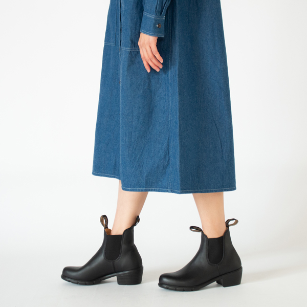 足元のコーディネートも楽しめる丈感(BLUE、身長160cm)