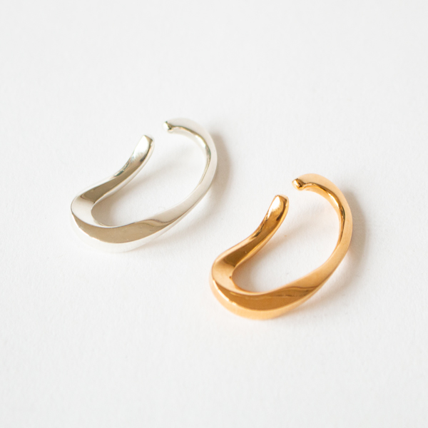 SilverとGoldの2色をご用意しました