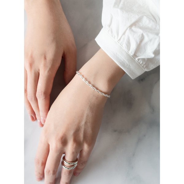 TWINED TUBE RING（リング）と一緒に