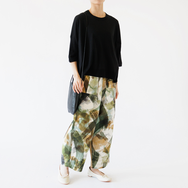 BLACK、身長162cm