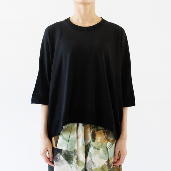 BLACK、身長162cm