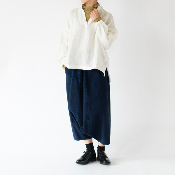 インナー使いにもぴったり(身長163cm、MUSTARD)